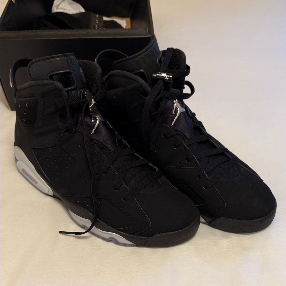 Jordan 6 Retro ‘Chrome’ Sneakers